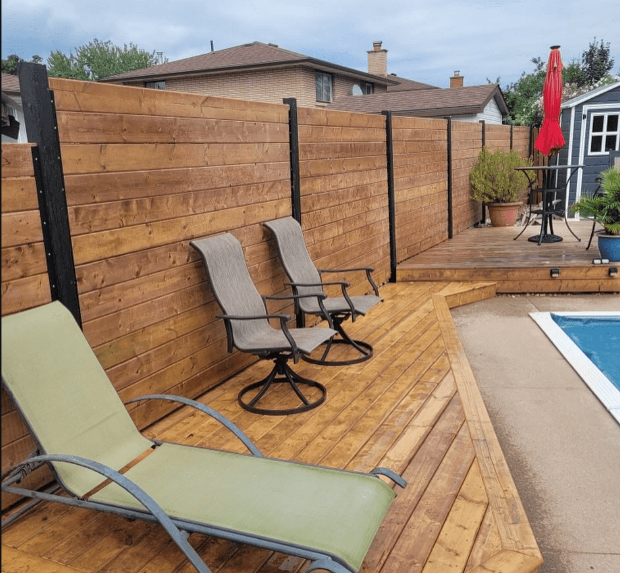 Custom backyard fence build in Thorold